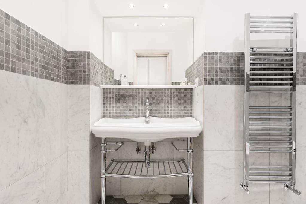 Modern Comfort, Poetic Charm Roma Exterior foto